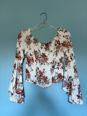 iris White Floral Off-Shoulder Bell Sleeve Top